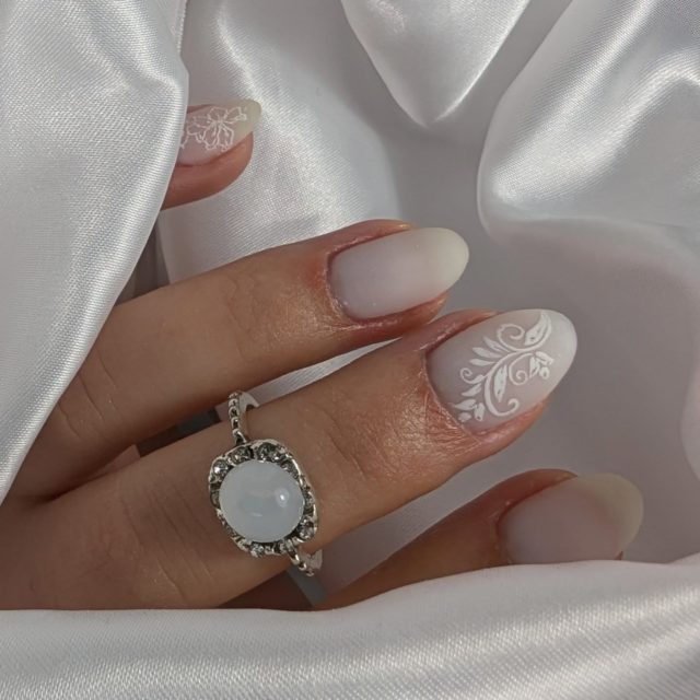 Full blanc 🤍 l'opac sur le milky ça vous plaît?

.

.

.

.

.

.

#nails #ongle #onglesgel #vsp #salernes #nailsaddict #nailsdesign #lovenails #beautifulnails #nailart #prothesisteongulaire #gelnails #gelxnails #beautymerrynails #nailscompany #beautilux #blanc #milkynails #white